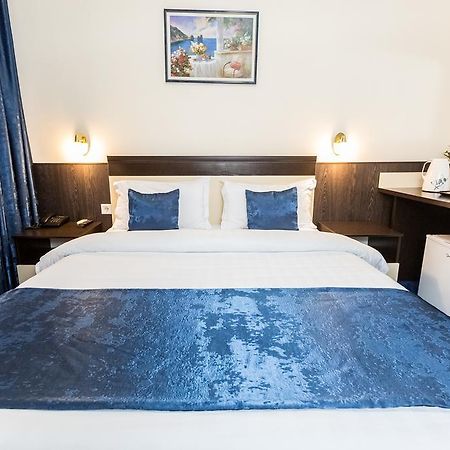 Salem Hotel On Abaya Almaty Luaran gambar