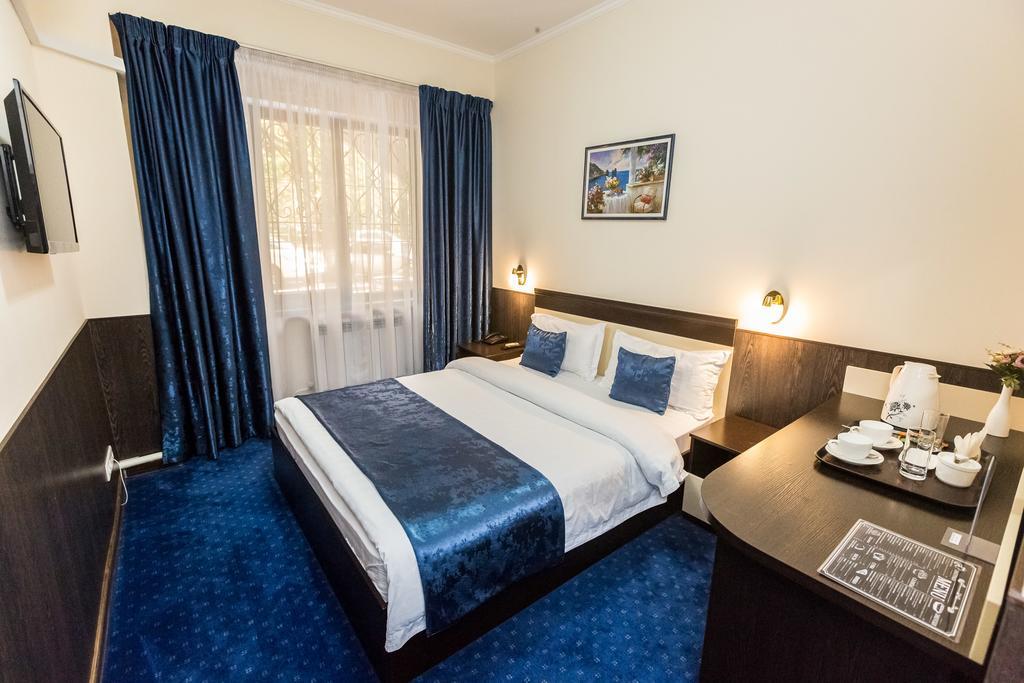 Salem Hotel On Abaya Almaty Luaran gambar